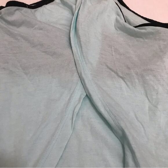 Victoria's Secret built in sports bra, split back Tank top Size XS - Picture 3 of 10